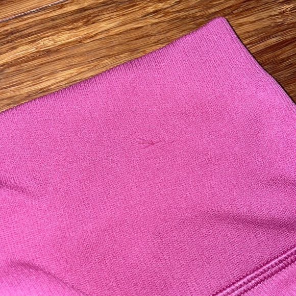 ALO Yoga Pink Seamless Leggings - Picture 6 of 8